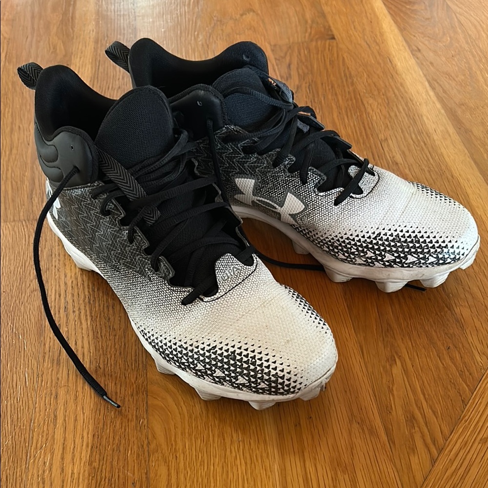 Under Armour Black and White cleats Sleek Performance Design